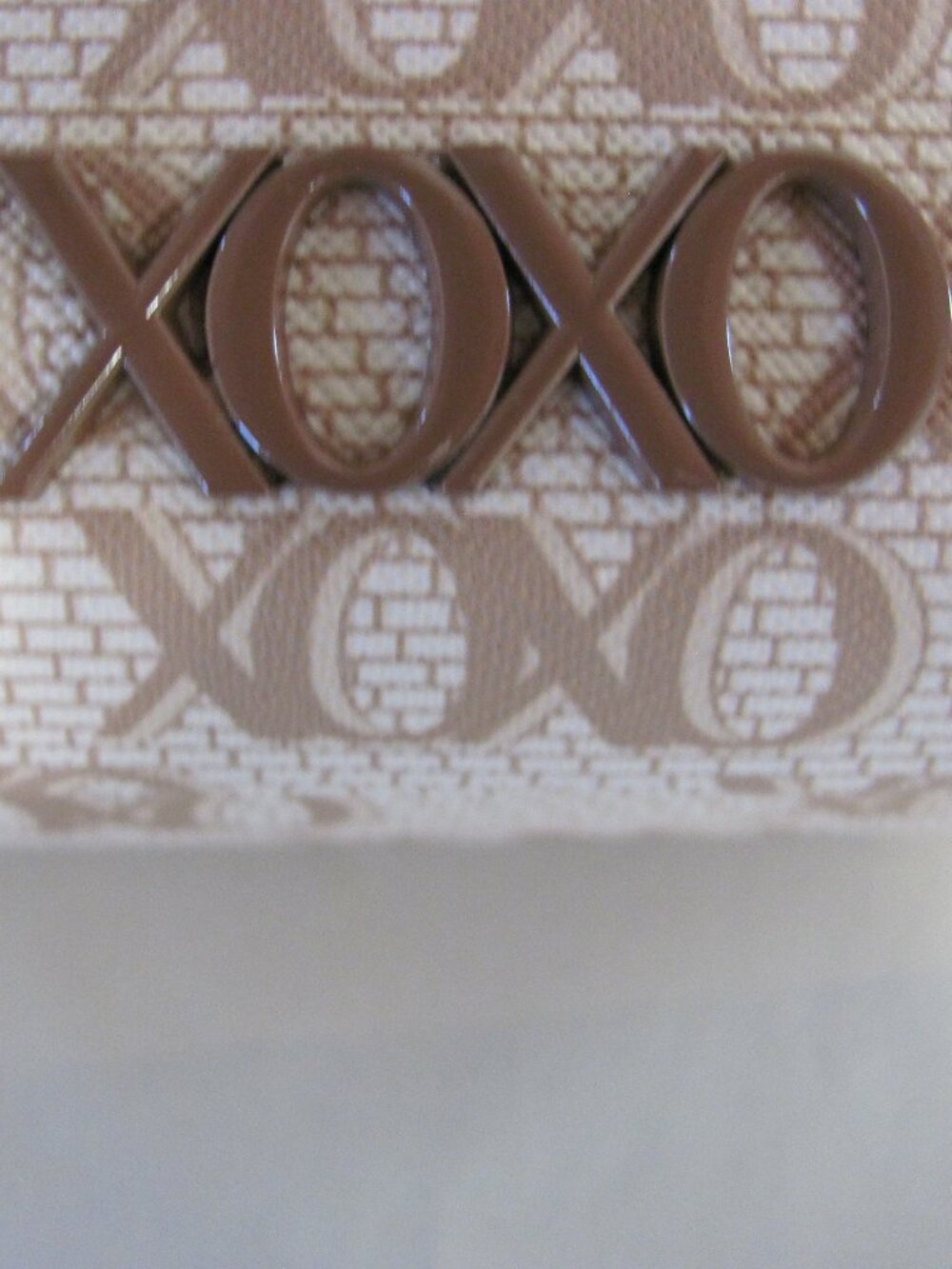 XOXO CROSSBODY BAG NWT - Picture 3 of 13
